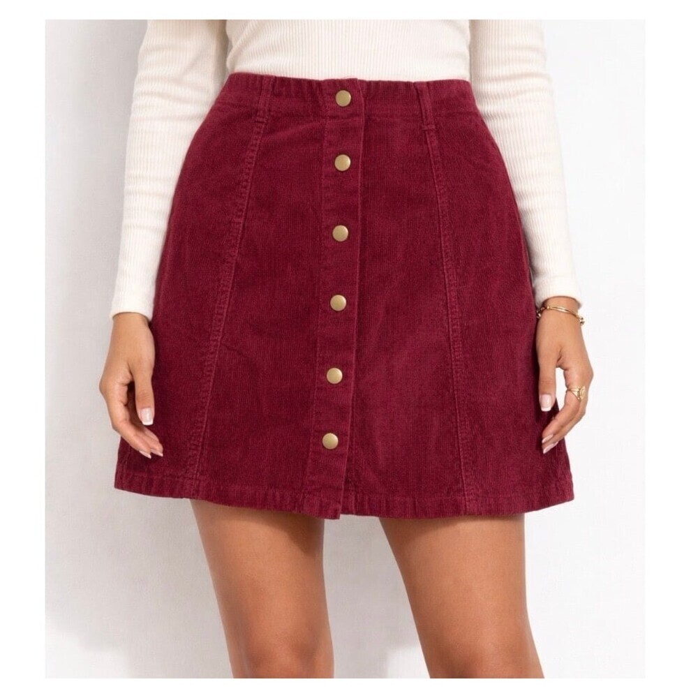 Choles skirt Button Front Corduroy Burgundy/Maroon colored mini skirt SZ M